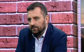 Παρουσίαση Στην Εκπομπή “Face 2 Face”. Εμμανουήλ A. Τσίγκος Χειρουργός Θυρεοειδούς Αδένα