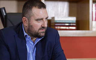 Ο Καρκίνος Του Θυρεοειδή Είναι Ιάσιμος Εμμανουήλ A. Τσίγκος Χειρουργός Θυρεοειδούς Αδένα